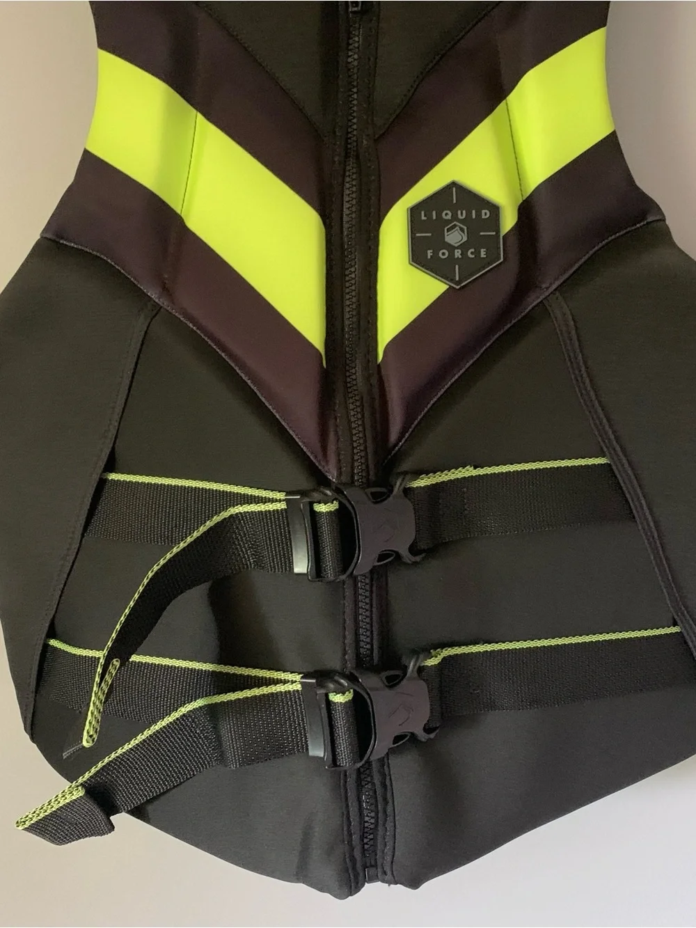 NWOT. LIQUID FORCE Men’s Rush Life Jacket